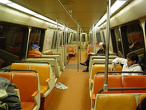 WMATA Breda 4018 iç mekan.jpg