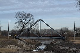 Puente en Parkville (MO). Listado en el National Register of Historic Places.