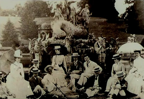A house party at Witley Court in the late 1880s, the 5th Marquess of Bath seated 5th from right, next to Violet Mordaunt (daughter of Harriet Mordaunt) whom he later married