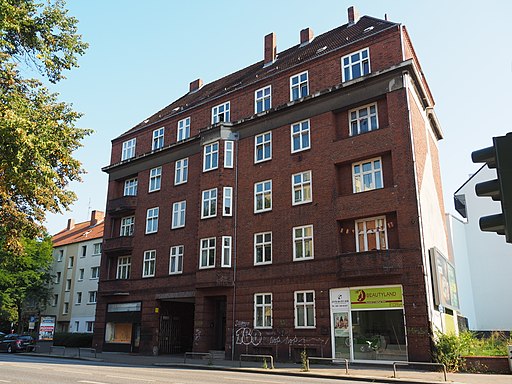 Wohn- und Geschäftshaus Ahrensburger Straße 3