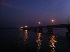 Le Pont de Yanaon, localisé dans le Delta de la Godavari et enclavé par l'état de l'Andhra Pradesh.