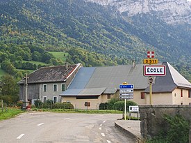 École - Entrée (Savoie).JPG