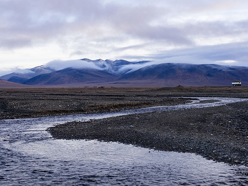 File:Низкая облачность над Сомнительными горами.jpg