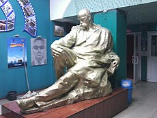 Пам'ятник Т.Г.Шевченку в кінотеатрі