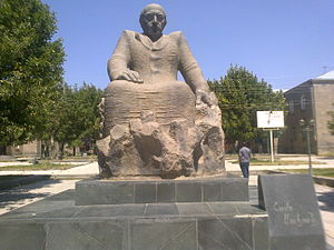 Համո Սահյանի հուշարձանը Սիսիանում