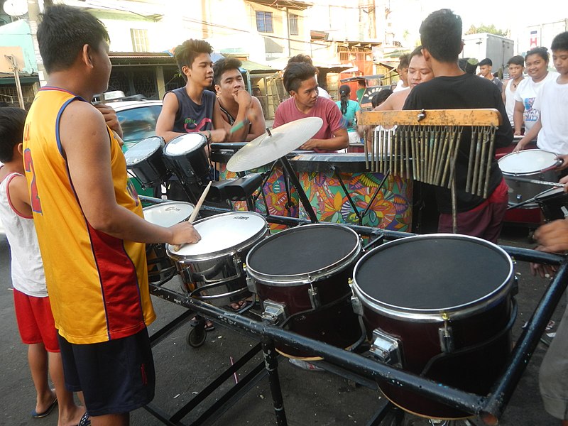 File:0932jfPedestrian footbridge C-40 Capulong Marcos Road Musicians Tondo Manilafvf.jpg