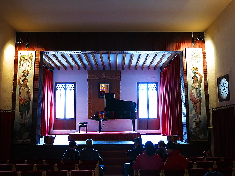 File:186 Palau del Rei Sanç (Valldemossa), sala de concerts.jpg