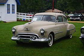 1949 yil Oldsmobile 76 (36008578034) .jpg