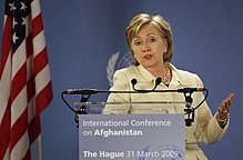 Hillary Clinton 2009 03 31 Clinton Conf Hague2 m.jpg