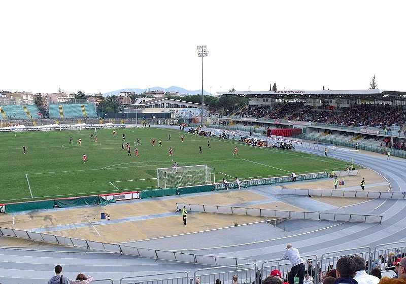 File:20100410GrStadioVonCurvaNord.JPG