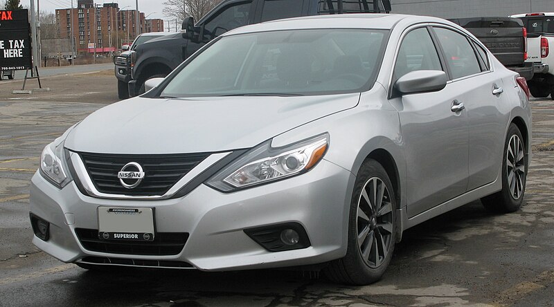 File:2016 Nissan Altima SV, Front Left, 03-26-2021.jpg