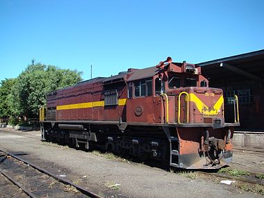 No. 35-348 in SAR Gulf Red and whiskers livery, Beaconsfield, 27 January 2010