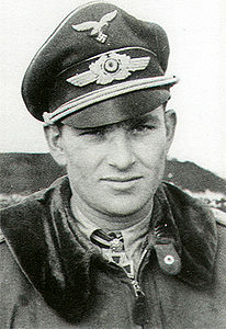 5-Luftwaffe-pilote-Major-Gerhard-Barkhorn-01.jpg