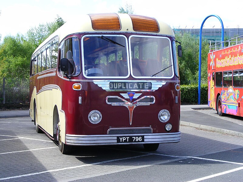 File:AEC Reliance (YPT 796), 2009 Metrocentre bus rally (4).jpg