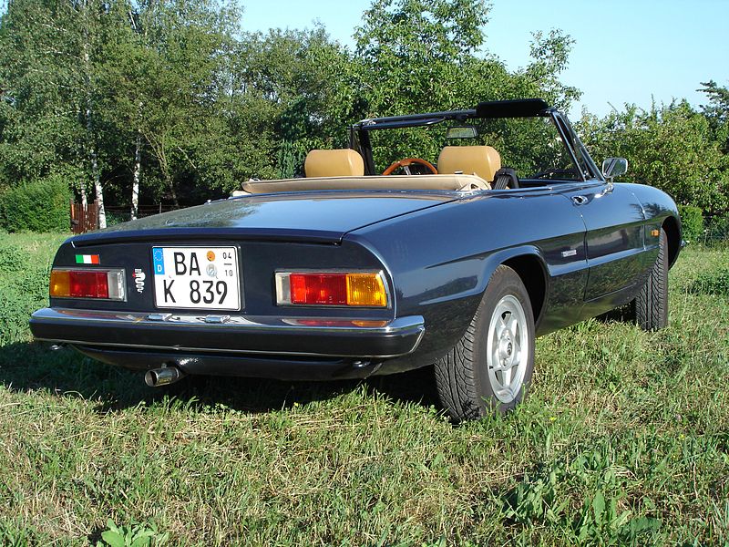 Der Alfa Romeo Spider 800px-ATT_Spider_Classico_1