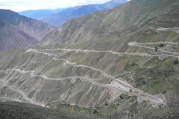 A bird's-eye view of the "Nujiang 72 turns" in Tibet.