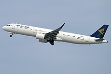 Air Astana, P4-KDE, Airbus A321-271N (46715427705).jpg
