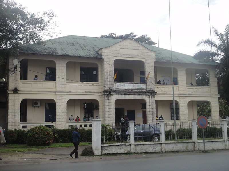 File:Ancienne résidence du chef de circonscription à Douala.JPG