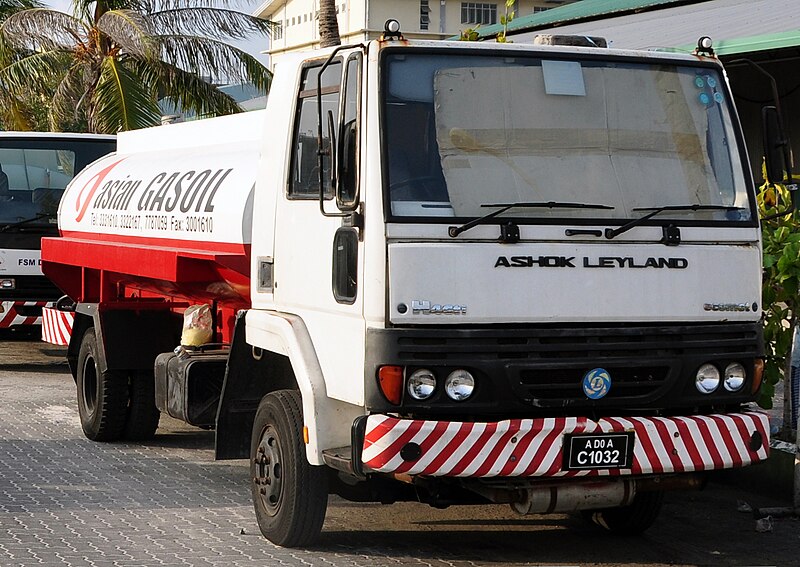 File:Ashok Leyland Ecomet 912.jpg