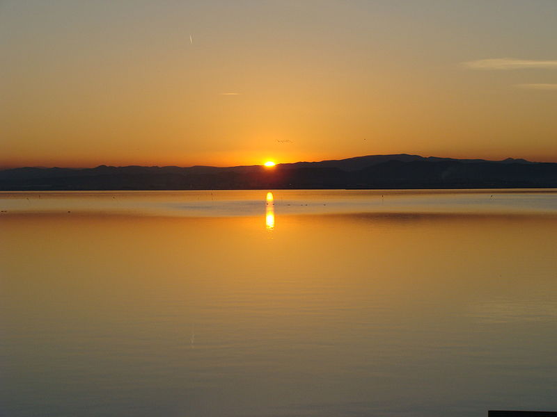 File:Atardecer en la Albufera 2.JPG