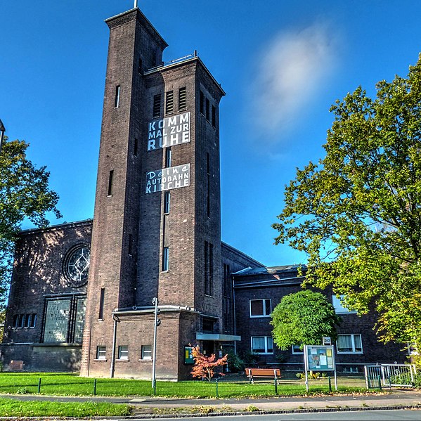 File:Autobahnkirche an der A40, Ausfahrt Bochum Hamme, Epiphanias-Kirche - panoramio.jpg