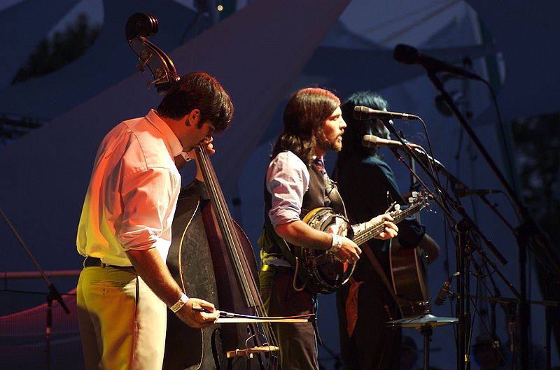 File:Avett Brothers, Pickathon 2006.jpg