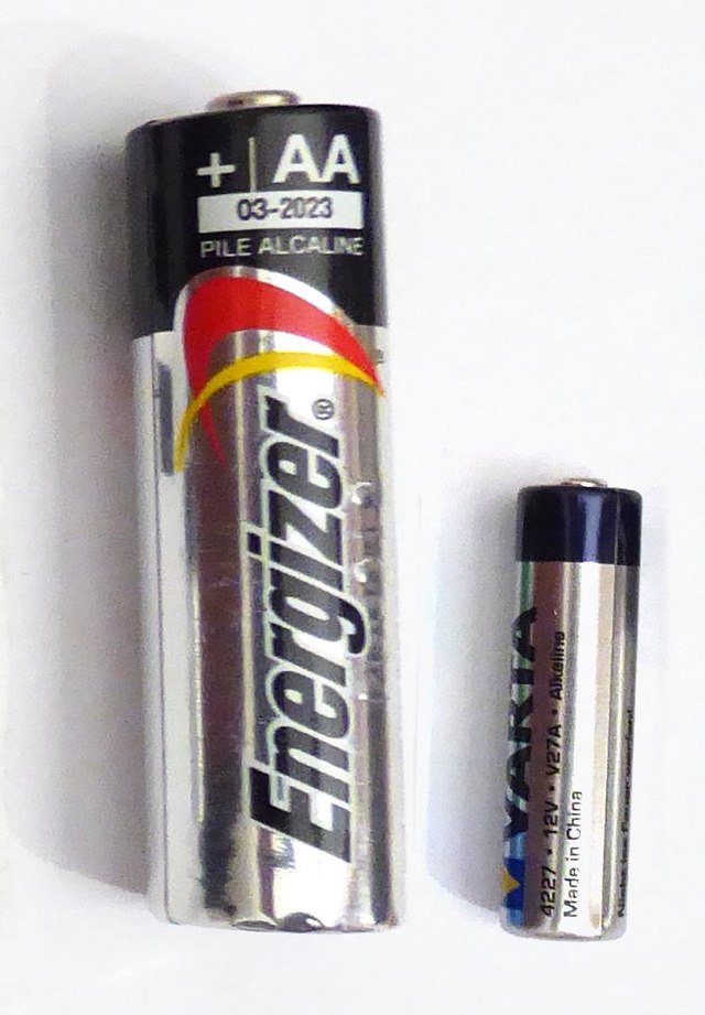 File:Batteries-a27-1.jpg - Wikipedia