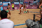 Deutsch: Beachhandball bei den Olympischen Jugendspielen 2018 in Buenos Aires; Tag 7, 13. Oktober 2018; Mädchen, Spiel um Platz Drei – Ungarn-Niederlande 2:0 English: Beach handball at the 2018 Summer Youth Olympics in Buenos Aires at 13 October 2018 – Girls Bronze Medal Match – Hungary-Netherlands 2:0 Español: Handball de playa en los Juegos Olimpicos de la Juventud Buenos Aires 2018 en 13 de octubre de 2018 – Partido por la medalla de bronce femenino - Hungría-Países Bajos 2:0