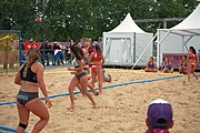 Deutsch: Beachhandball bei den Olympischen Jugendspielen 2018; Tag 5, 10. November 2018; Mädchen, Hauptrunde - Ungarn-Paraguay 2:0 English: Beach handball at the 2018 Summer Youth Olympics at 11 October 2018 – Girls Main Round – Hungary-Paraguay 2:0