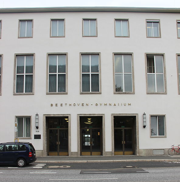 File:Beethoven-Gymnasium Bonn mitte.JPG