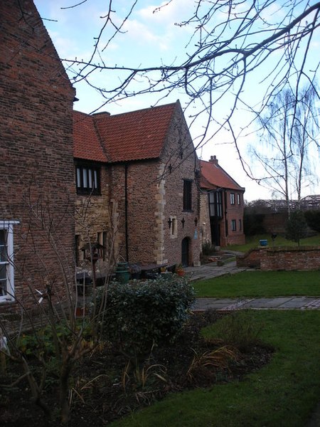 File:Beverley Youth Hostel - geograph.org.uk - 1102504.jpg