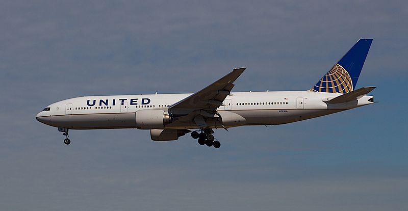 File:Boeing 777-200 (9527918907) (3).jpg