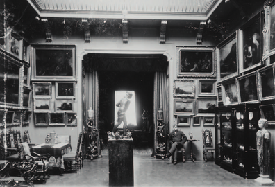 Богдан Ханенко в залі «Галерея». Фото 1900-х років