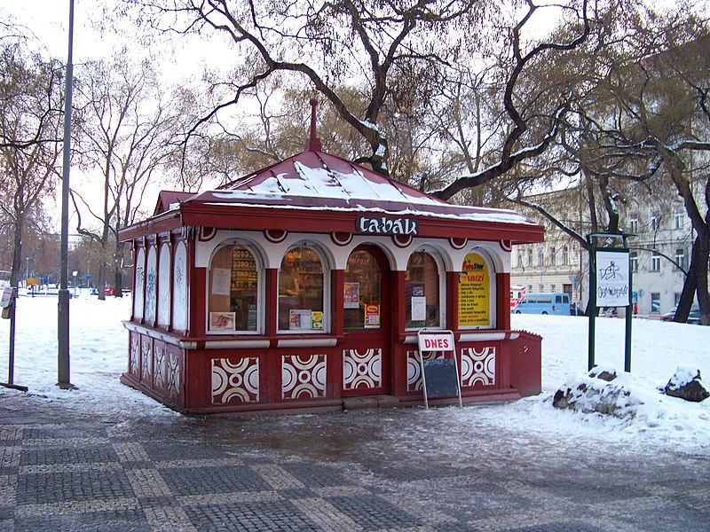 File:Bolzanova, stará trafika.jpg