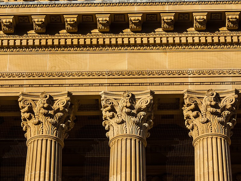 File:Brisbane City Hall composite Corinthian and Ionian column capitals King George Square Brisbane P1110524.jpg
