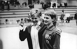 Bundesarchiv Bild 183-H0519-0039-001, Turn-EM der Frauen, Olga Karasjowa, Karin Janz.jpg