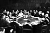 Bundesarchiv Bild 183-R67561, Potsdamer Konferenz, Konferenztisch.jpg