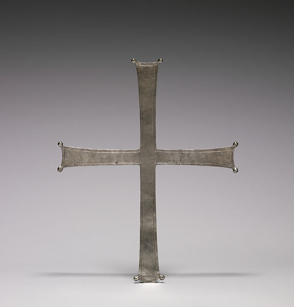 File:Byzantine - Processional or Altar Cross - Walters 57641.jpg