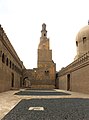 Cairo, moschea di ibn tulun, minareto a spirale 02.JPG