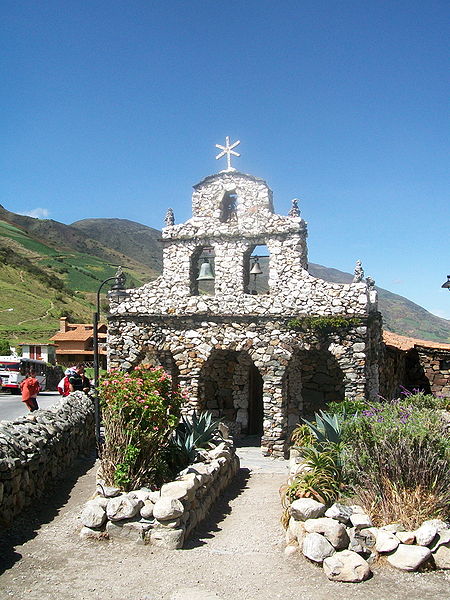 File:Capilla de piedra.JPG