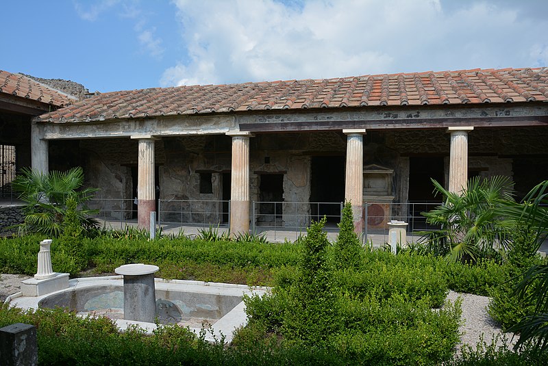 File:Casa degli Amorini Dorati (Pompei) WLM 010.JPG