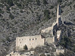 Castello di Roccacasale 05.JPG