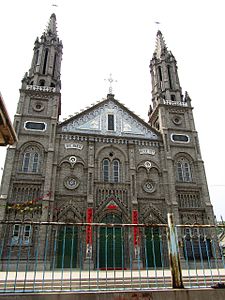 Cathédrale de Shuozhou 02 2011-07.JPG