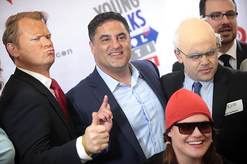 File:Cenk Uygur with attendees (27700983000).jpg