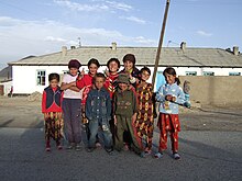 Grupo de niños, Murghab, Tayikistán.JPG