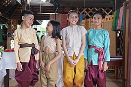 Children wearing traditional Khmer clothes. Children wearing traditional Khmer clothes.jpg