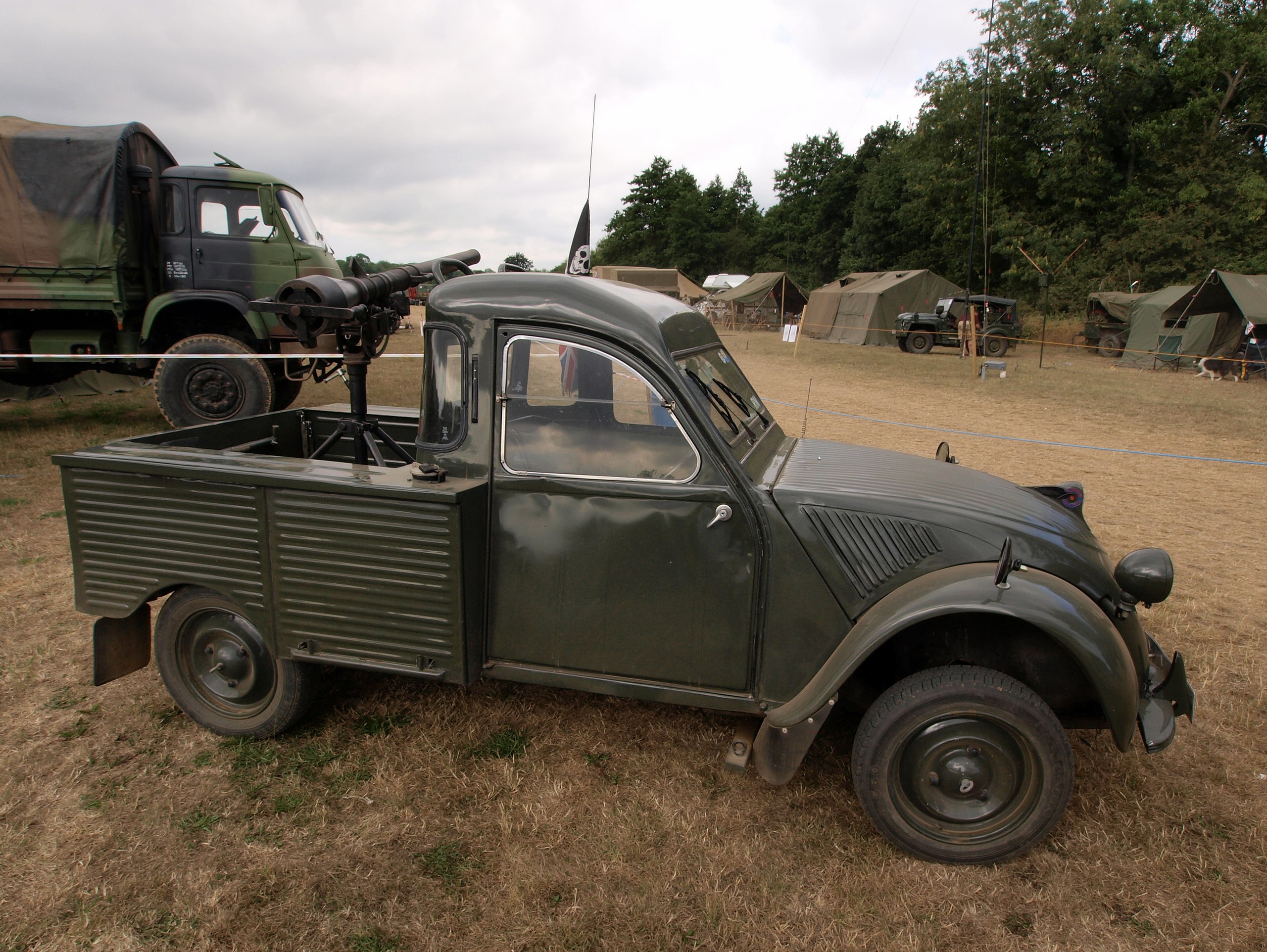 File:Citroen 2CV Front Drive Anti Tank or recoilless gun pic2.JPG