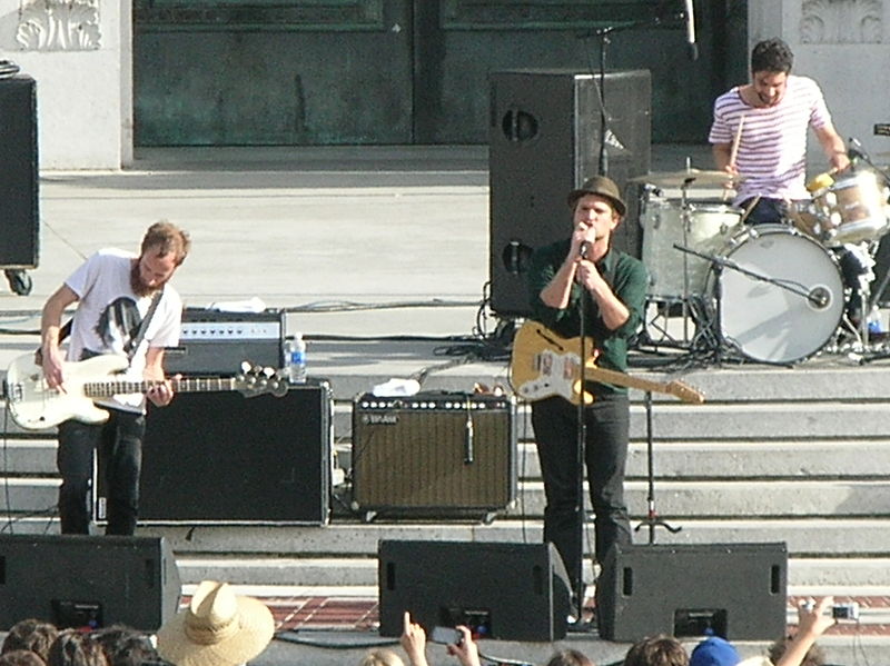 File:Cold War Kids performing at Cal Day 2010 18.JPG