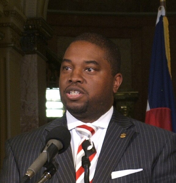 File:Colorado House Speaker Terrance Carroll speaks before Gov. Ritter signs HB 1326 (2004) (cropped).jpg