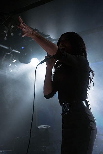 File:Conchita Wurst - ESC-Kandidaten-Clubkonzert Chaya Fuera 2015-03-07 04.jpg